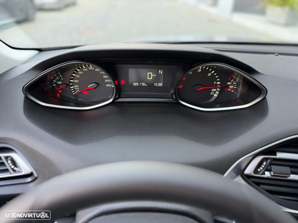 Peugeot 308 SW 1.5 BlueHDi Style EAT8 - 26