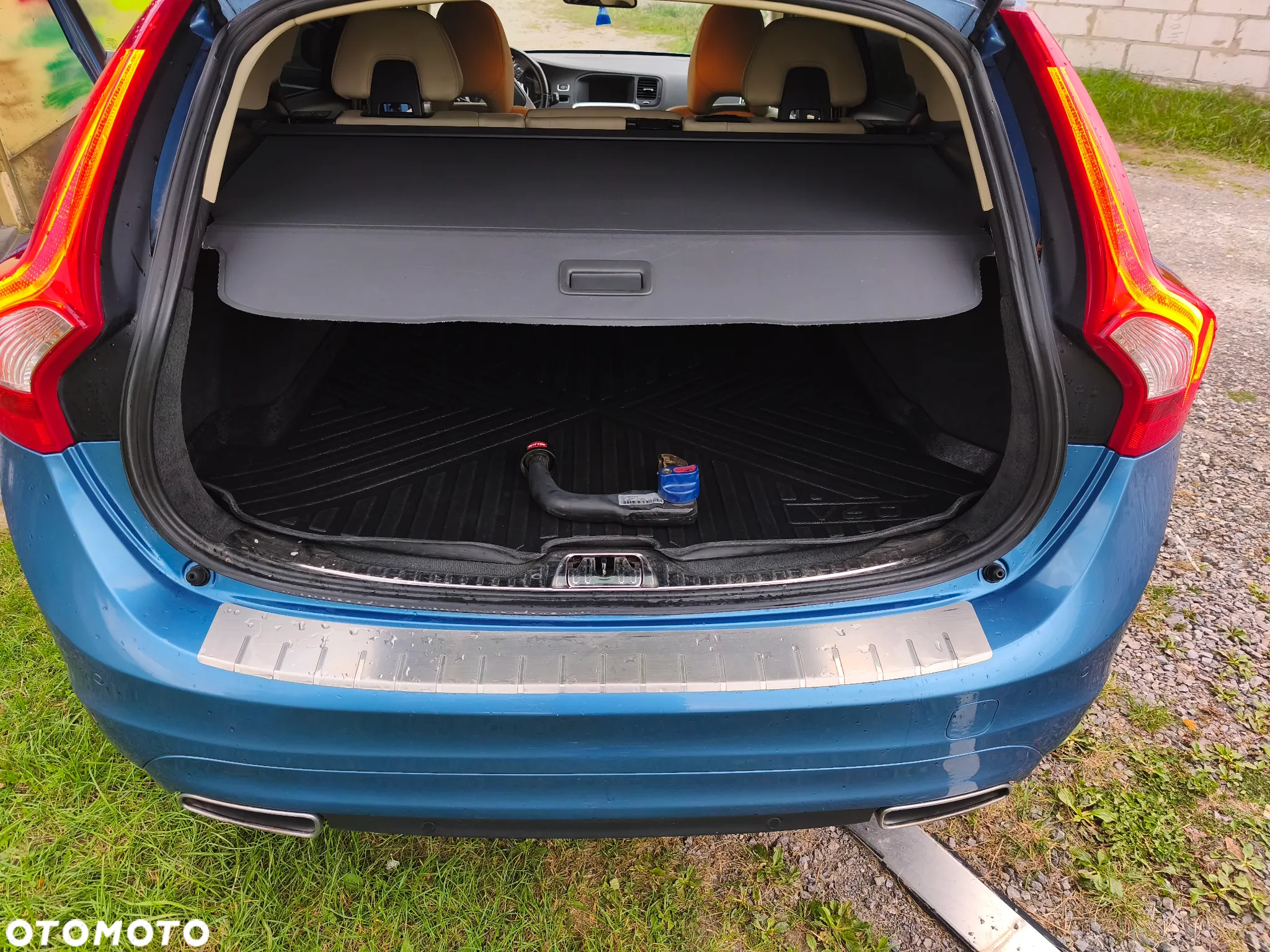 Volvo V60 D4 Drive-E Momentum - 14
