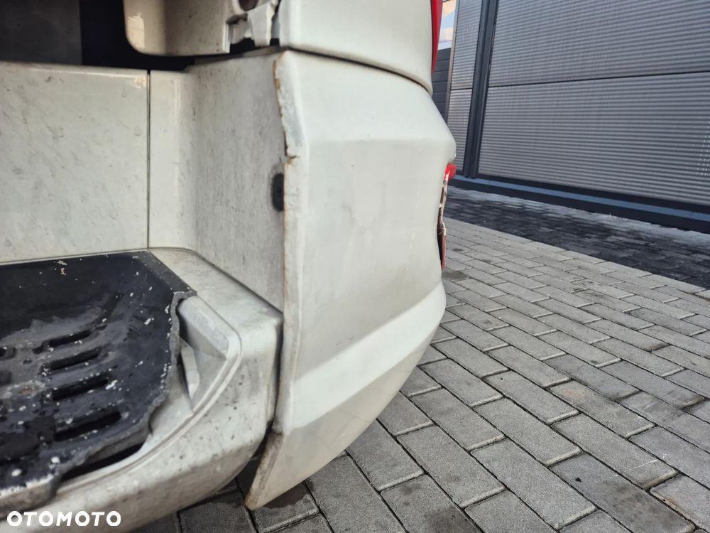 ZDERZAK KOMPLETNY Z HALOGENAMI DAF XF 106 EURO 6 - 2