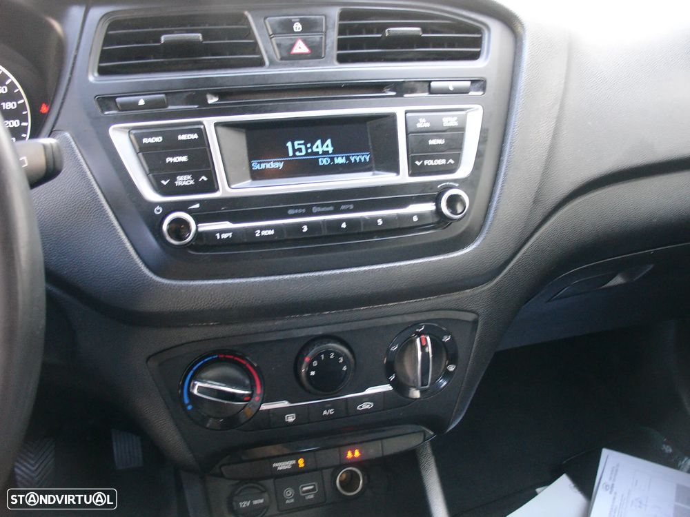 Hyundai i20 1.1 CRDi LED - 21
