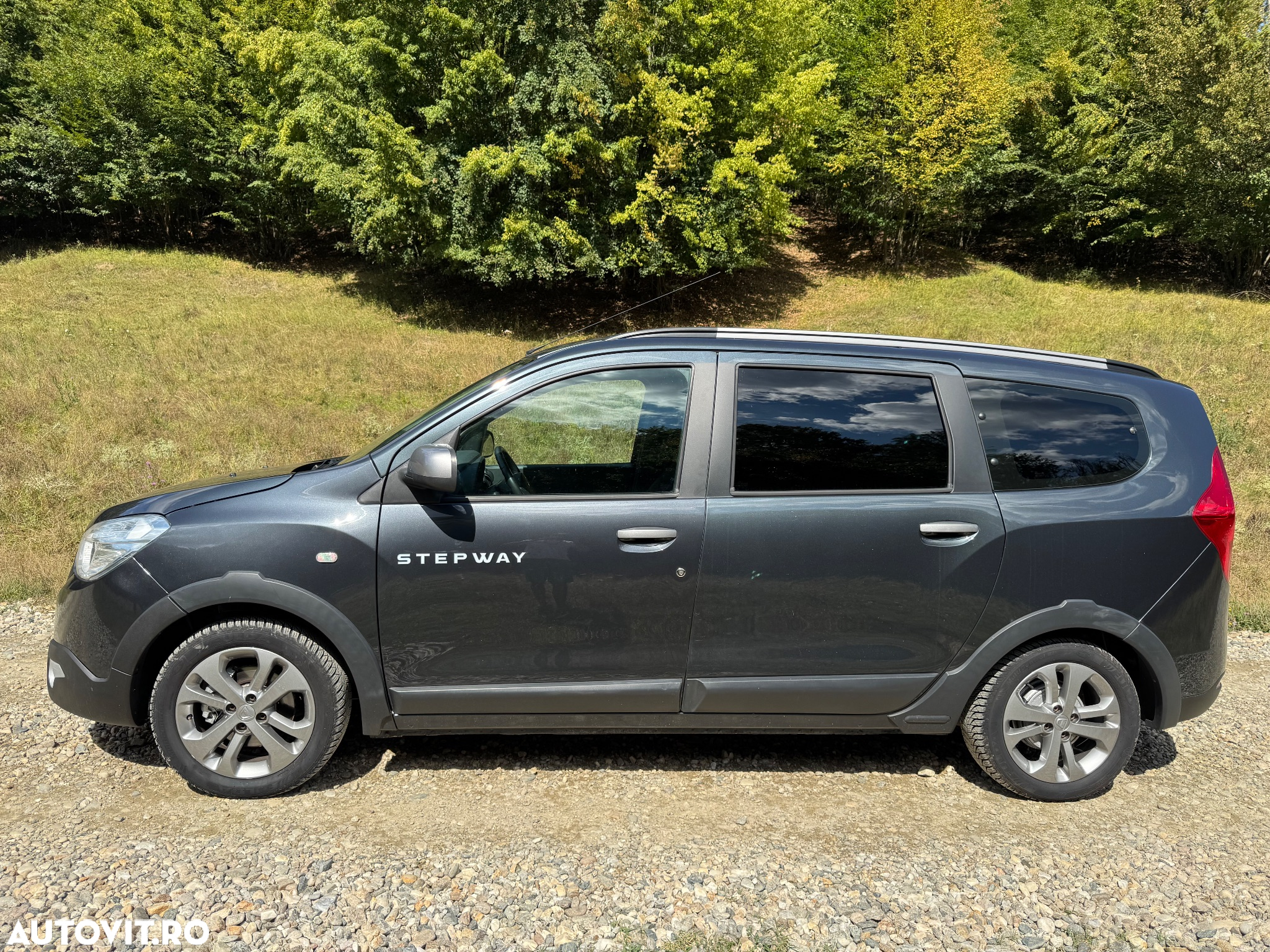 Dacia Lodgy 1.5 dCi 109 CP Stepway - 3