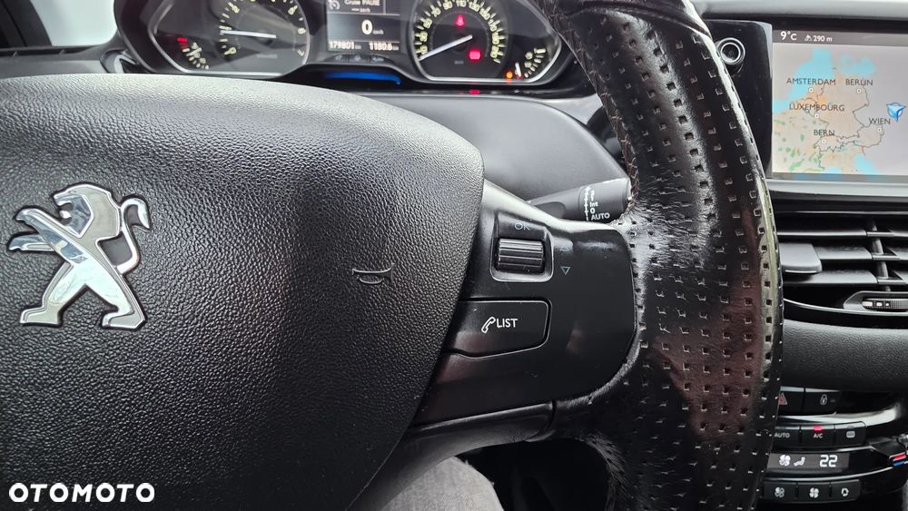 Peugeot 208 1.6 VTi Allure - 17