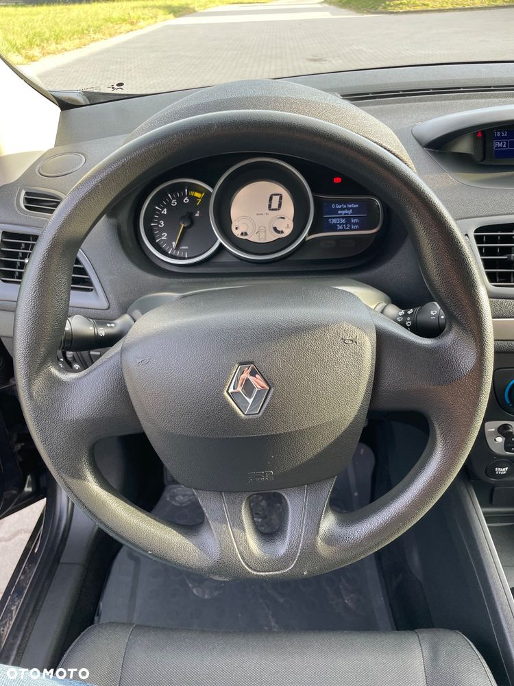 Renault Megane 1.6 16V 100 Paris - 9