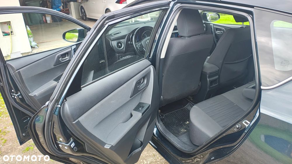 Toyota Auris 1.6 Premium - 11