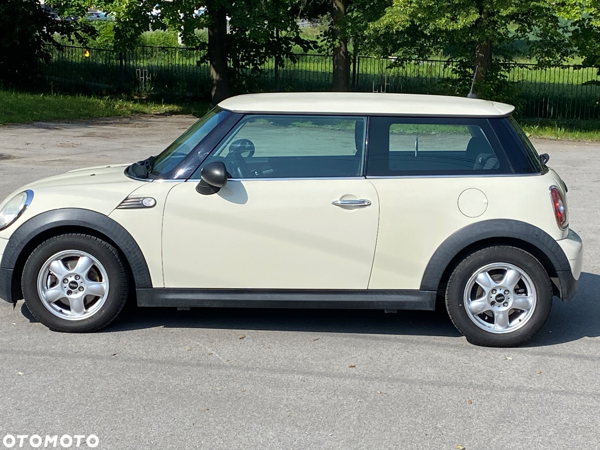 MINI ONE Standard - 5