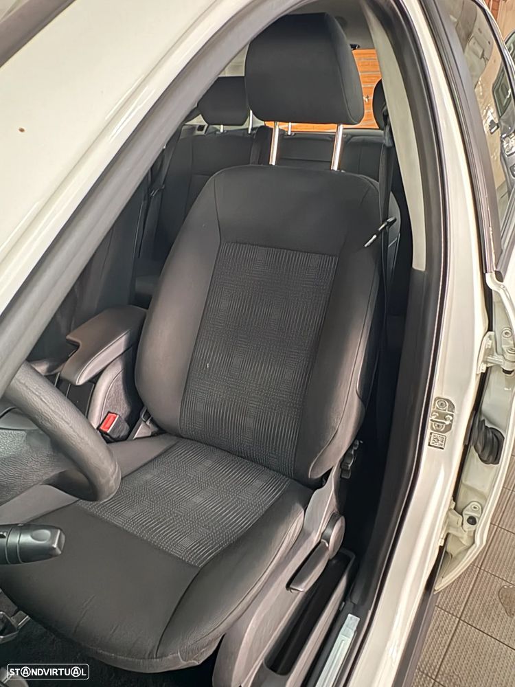 Mercedes-Benz A 160 Avantgarde BlueEfficiency - 13