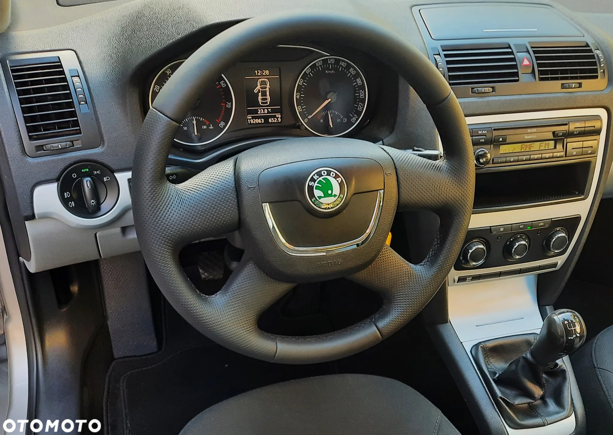 Skoda Octavia 1.6 Ambiente EU5 - 6