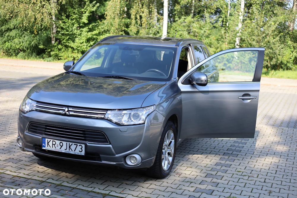 Mitsubishi Outlander 2.0 4WD Plus - 3