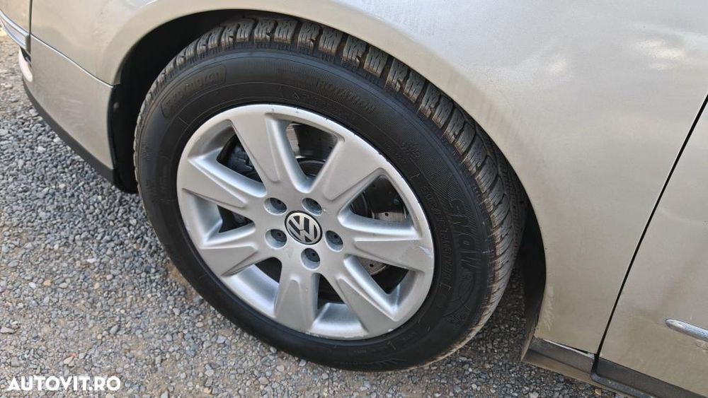 Volkswagen Passat 2.0 TDI DPF Sportline - 17