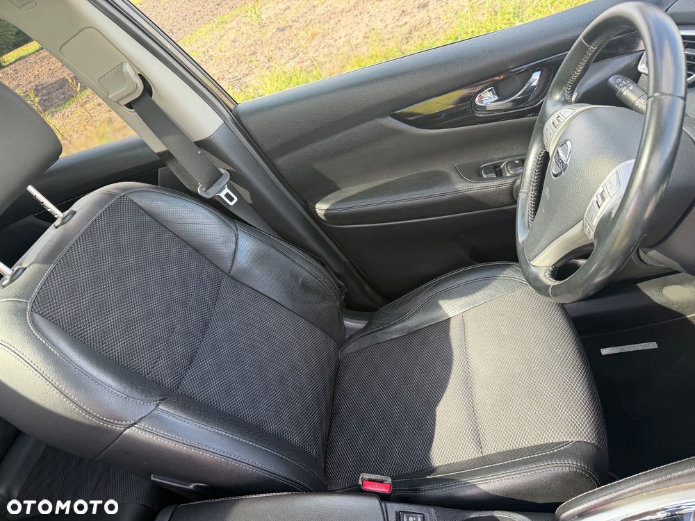 Nissan Qashqai 1.6 DCi Xtronic TEKNA - 21