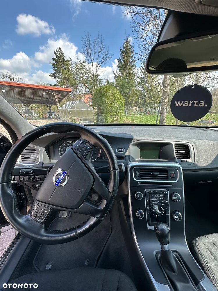 Volvo S60 T3 Momentum - 9