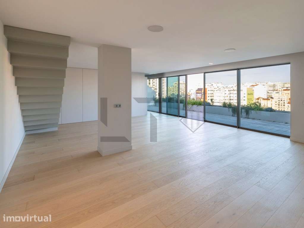Apartamento Penthouse T4 Duplex com Terraço e Piscina Privativa par... - Grande imagem: 5/39