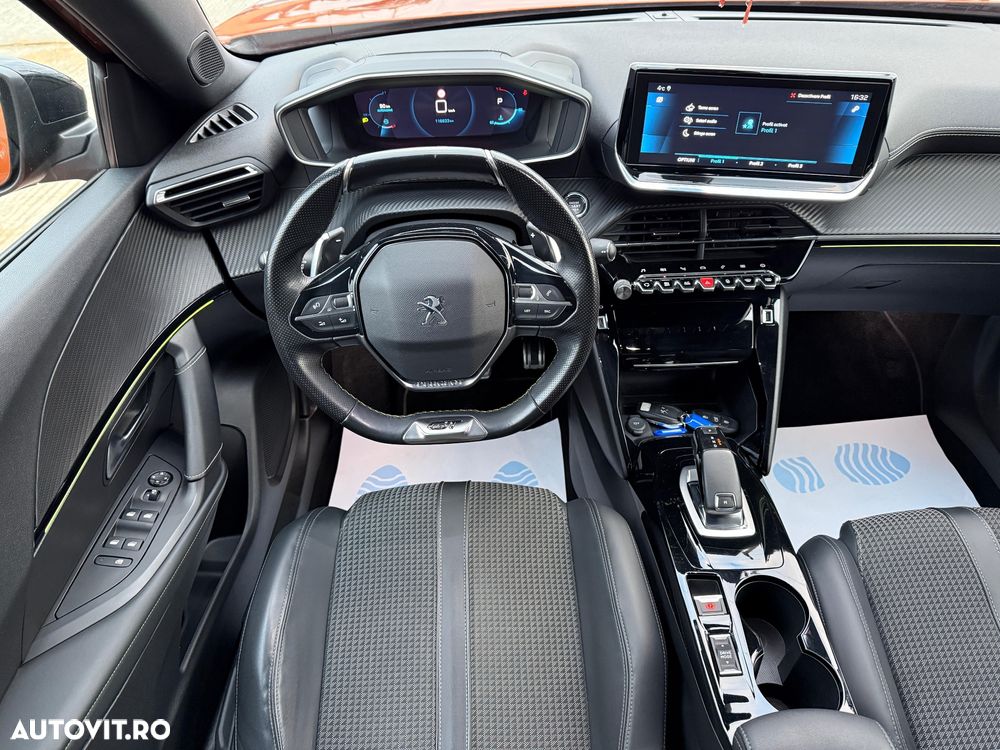 Peugeot 2008 PureTech 130 EAT8 GT Pack - 16