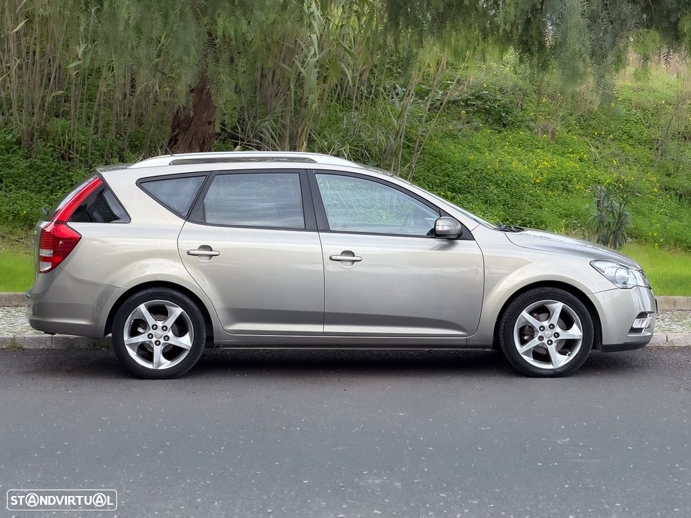 Kia Ceed SW 1.6 CRDi EX ISG - 9
