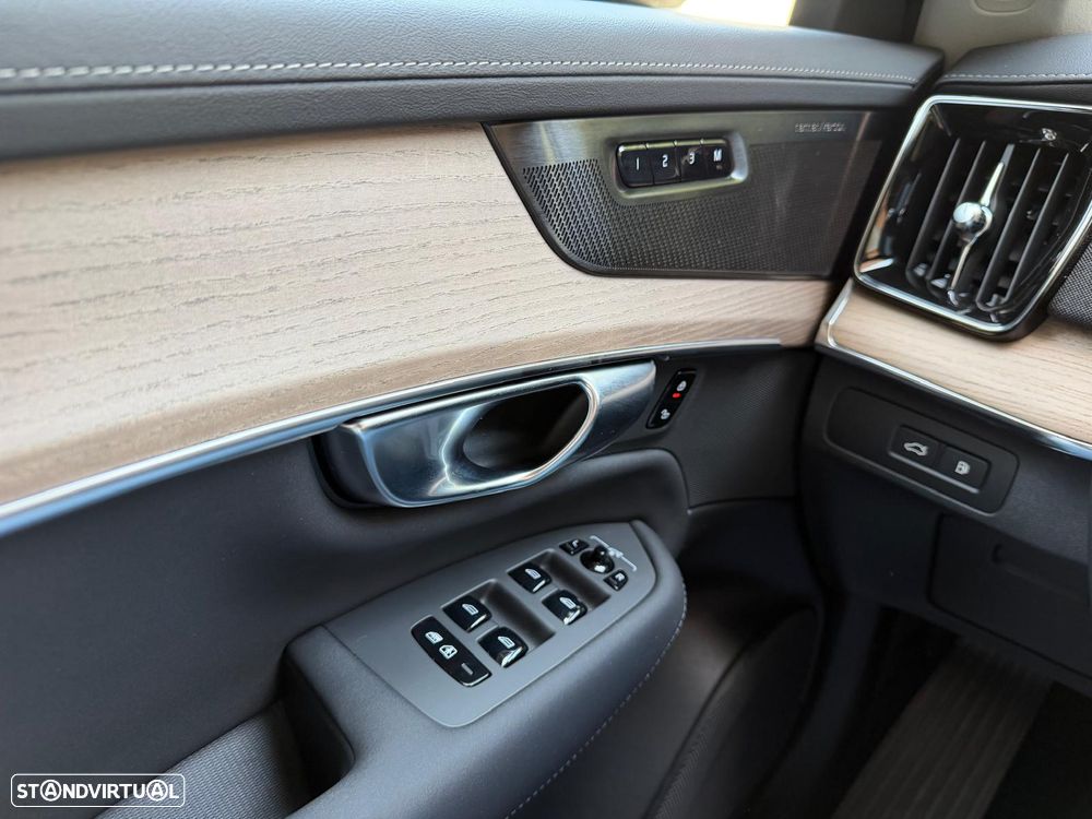 Volvo XC 90 2.0 T8 PHEV Plus Bright AWD - 25