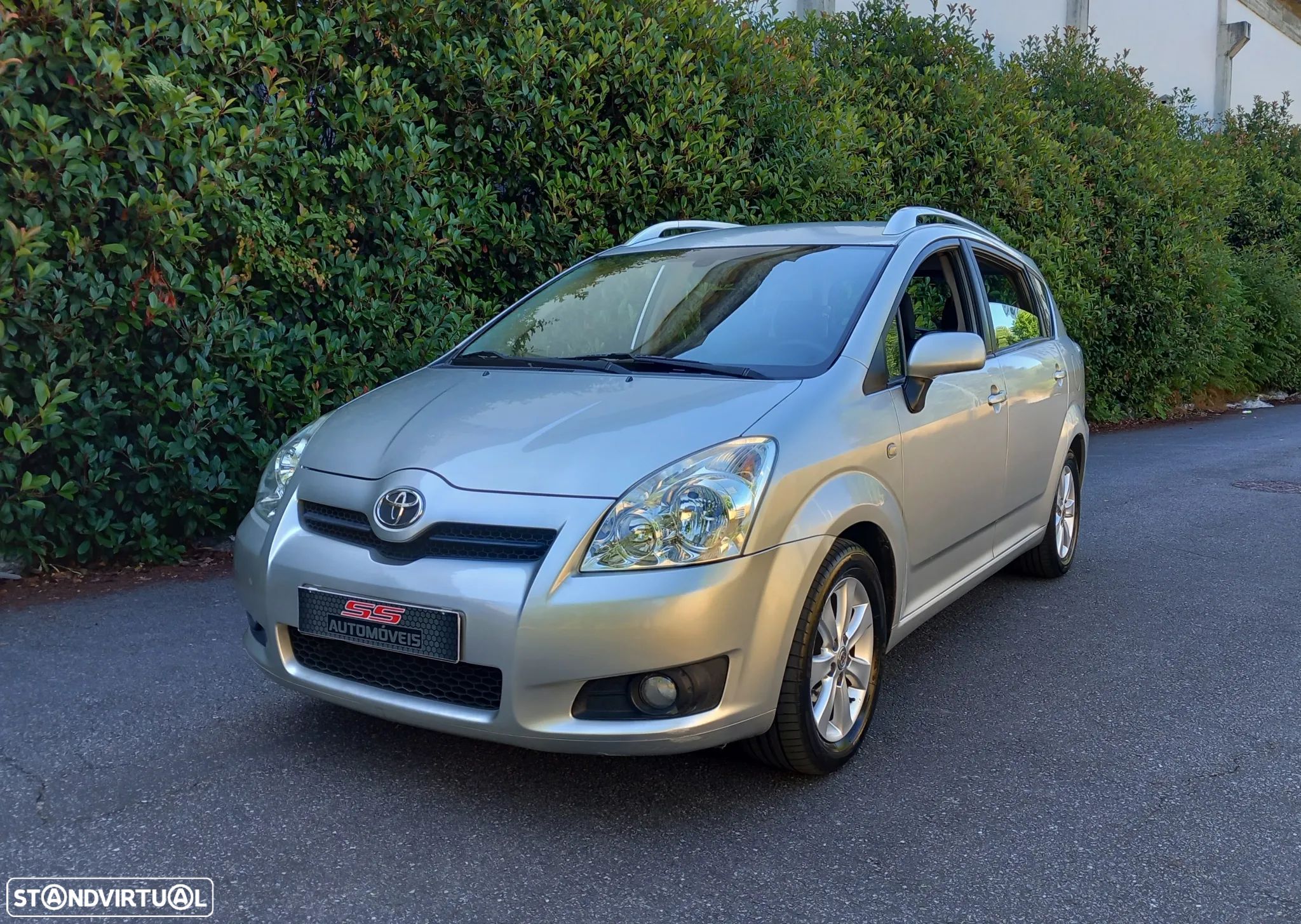 Toyota Corolla Verso 2.2 D-4D Sol - 1