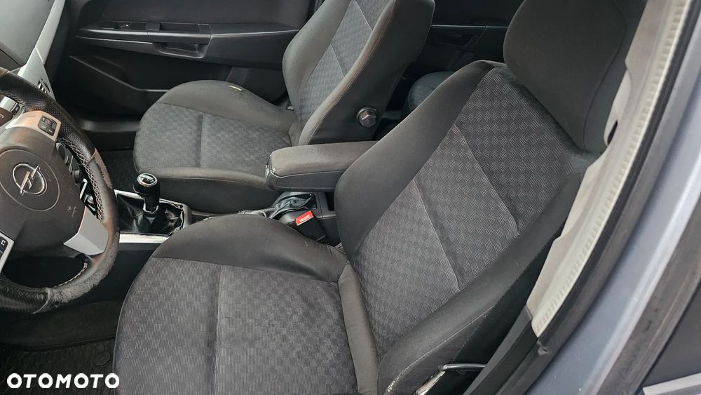 Opel Astra 1.7 CDTI Cosmo - 10