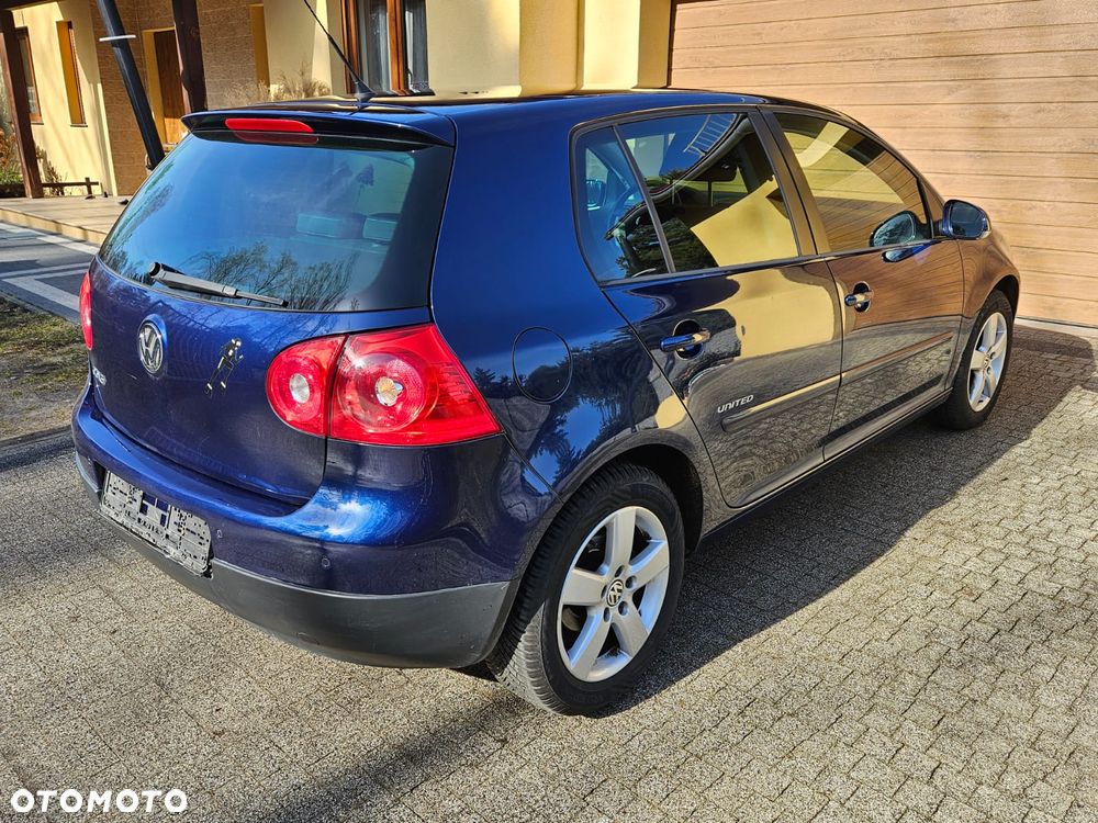 Volkswagen Golf - 8