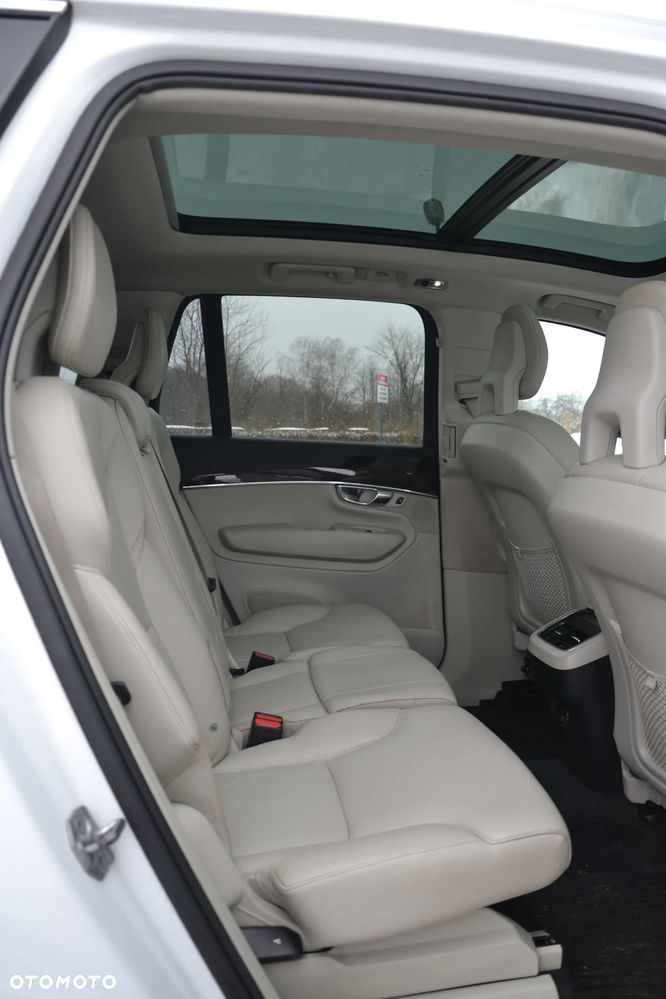 Volvo XC 90 T5 AWD Geartronic Momentum - 17