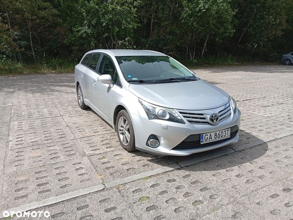 Toyota Avensis 2.0 D-4D Premium - 2