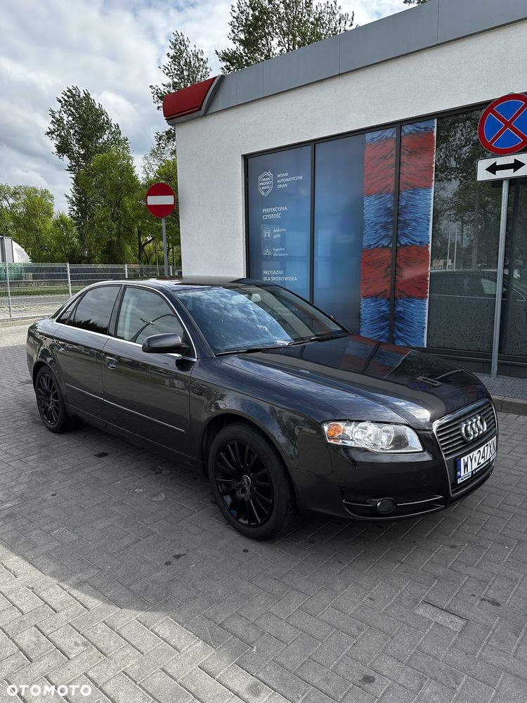 Audi A4 Limousine - 8