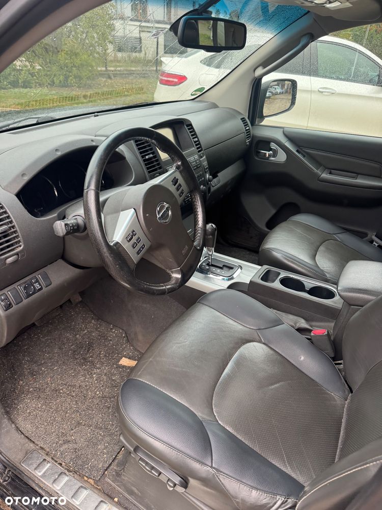 Nissan Navara 3.0 D V6 - 11