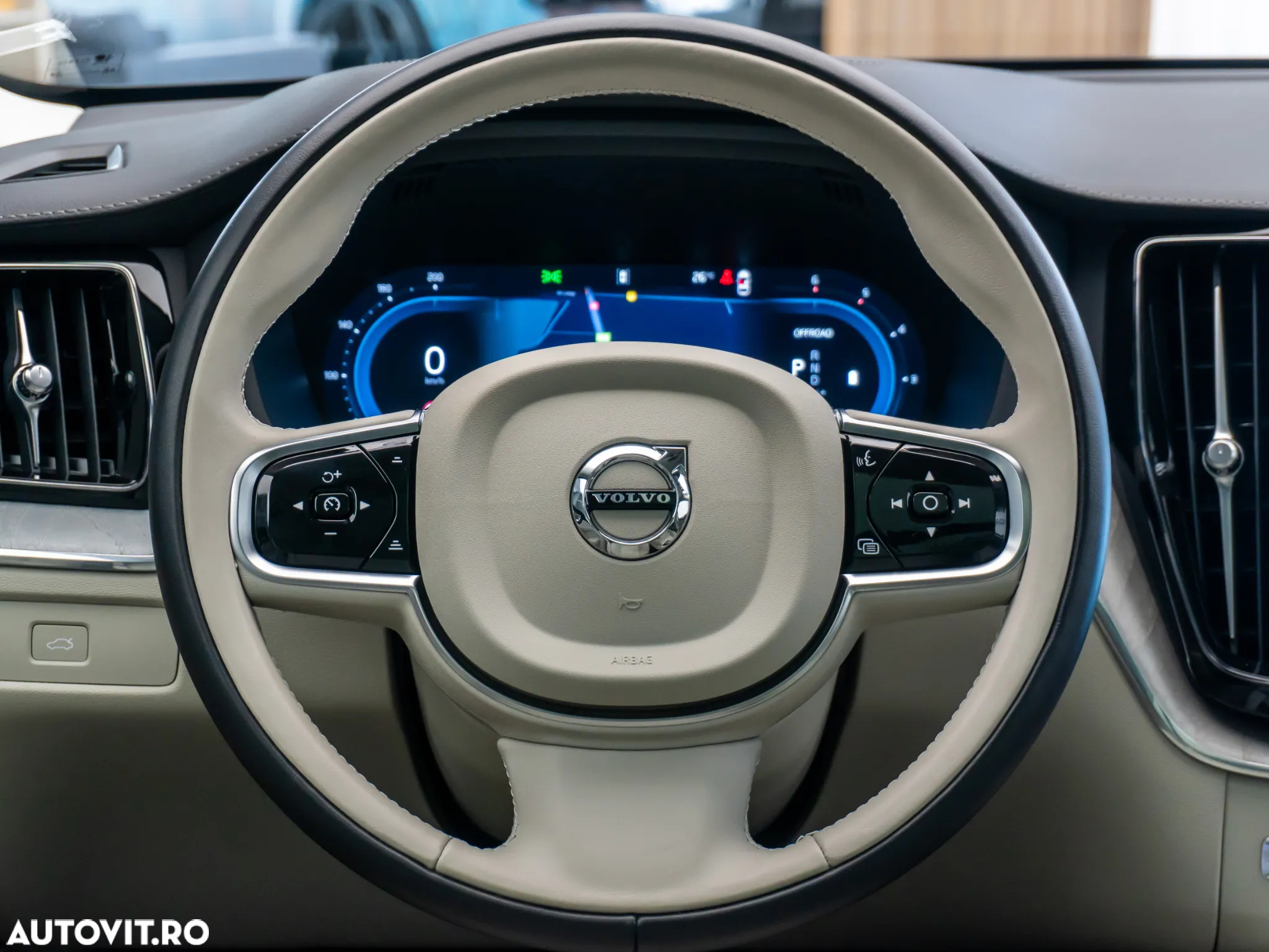 Volvo XC 60 B4 MHEV AT AWD Ultimate Dark - 23