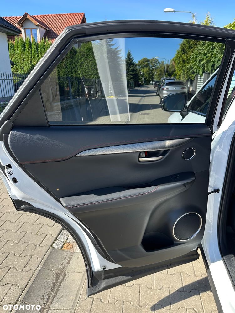 Lexus NX 300h F Sport Edition AWD - 11