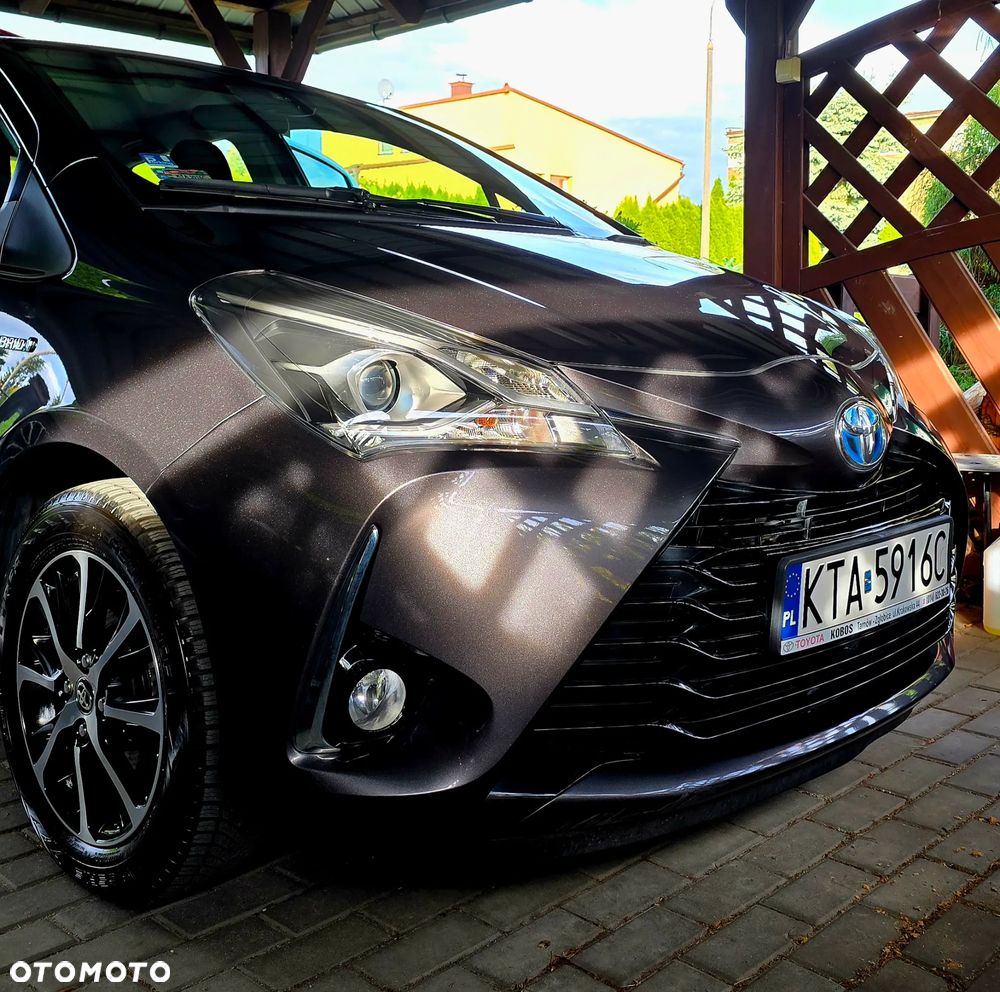 Toyota Yaris Hybrid 100 Premium - 13