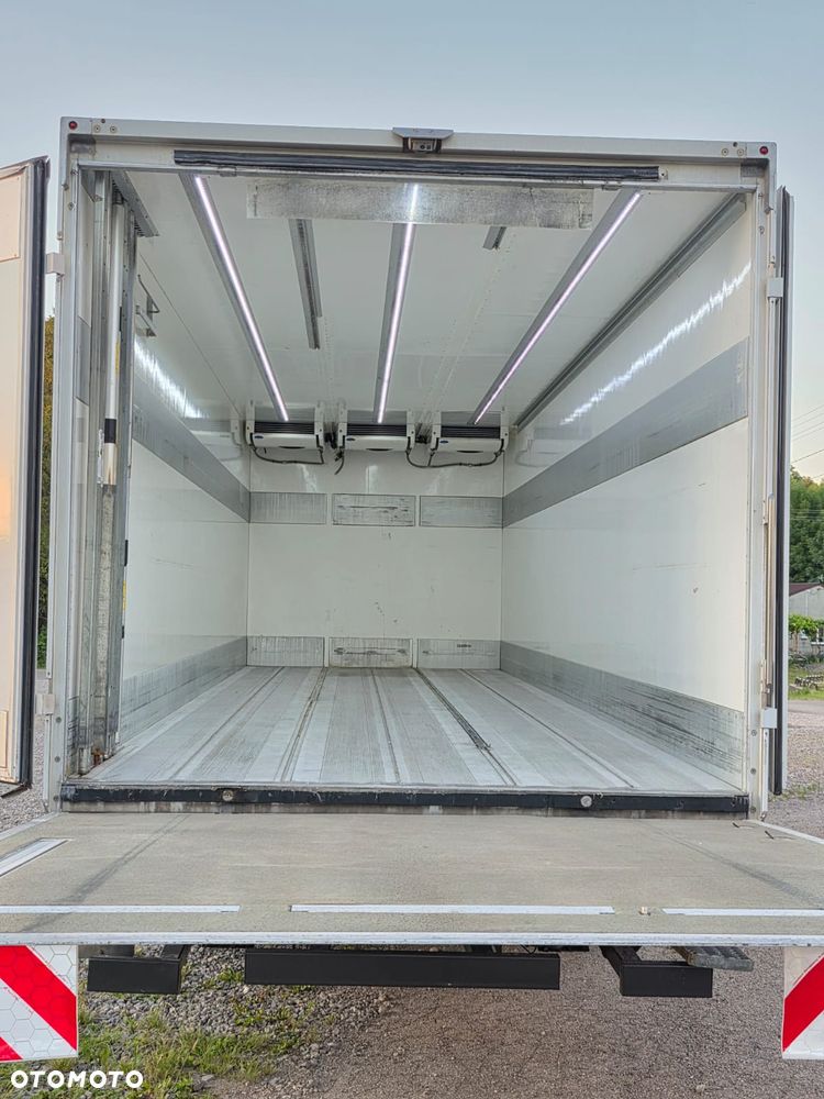 Volvo FE 250 / CHŁODNIA / WINDA / SPROWADZONY / 19 PALET  / E6 / STAN BARDZO DOBRY / AUTOMAT / CARIER SUPRA 1250 / CAŁY NA PODUSZKACH / - 14