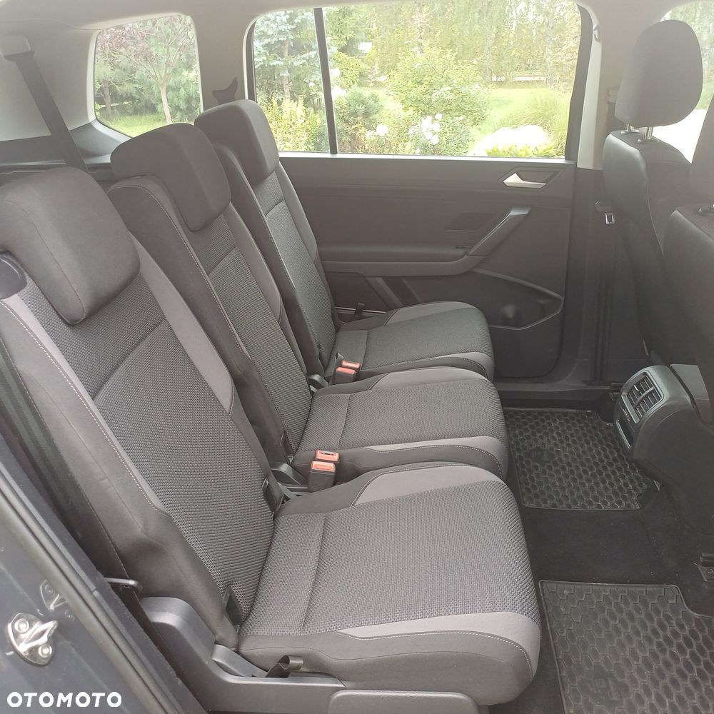 Volkswagen Touran 1.5 TSI EVO Trendline - 11