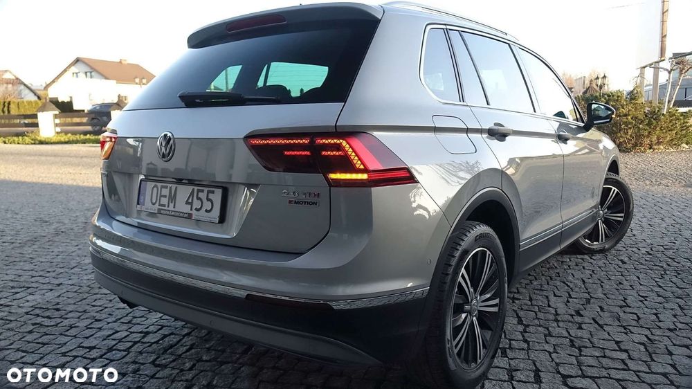 Volkswagen Tiguan - 2