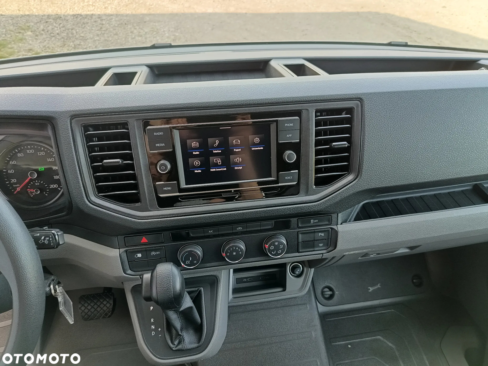 Volkswagen Crafter 3.180 Automat Długi - 22