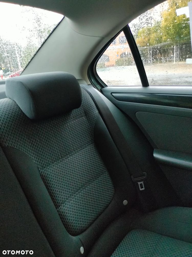 Volkswagen Jetta 1.6 TDI Comfortline - 22