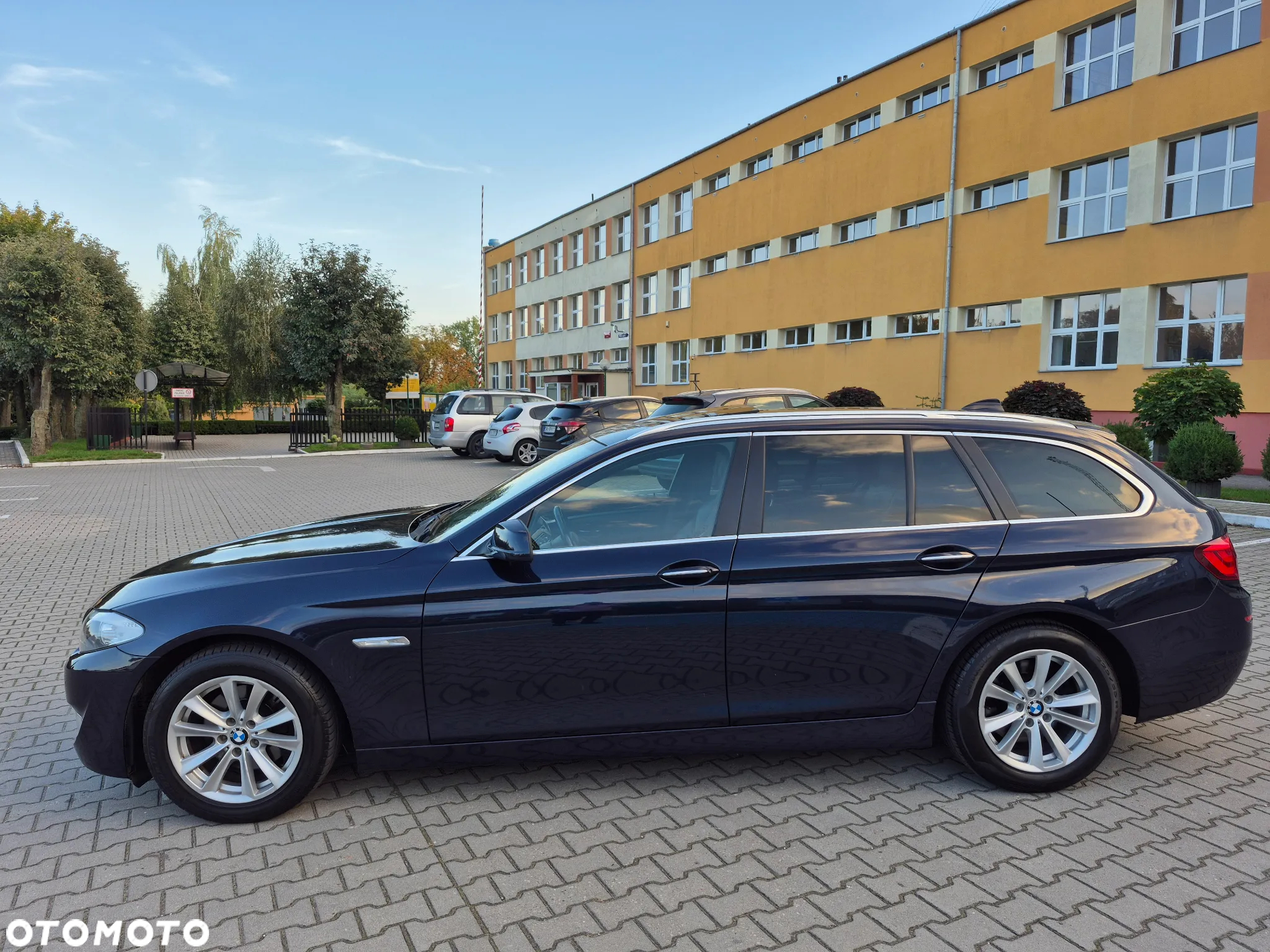 BMW Seria 5 520d Touring - 8