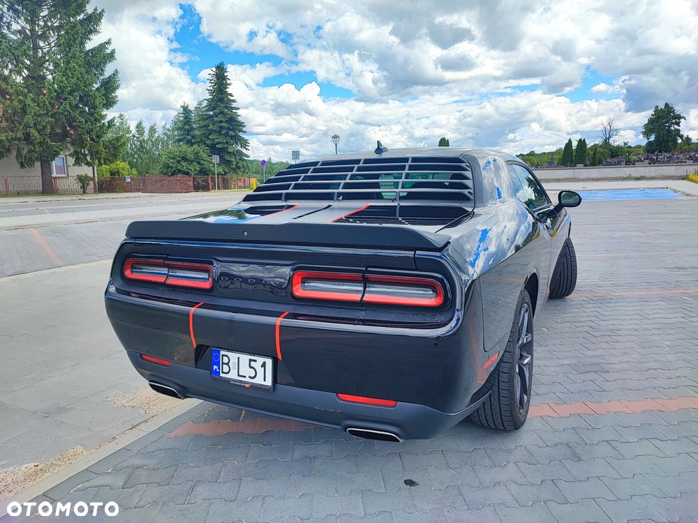 Dodge Challenger - 15