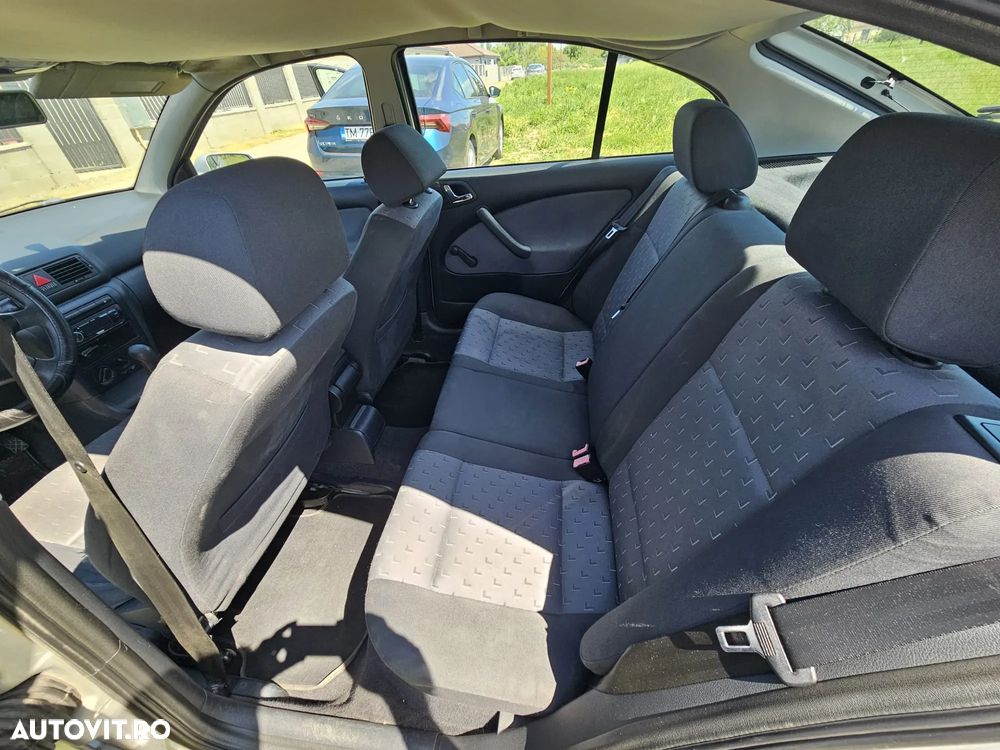 Skoda Octavia Tour 1.6 - 11