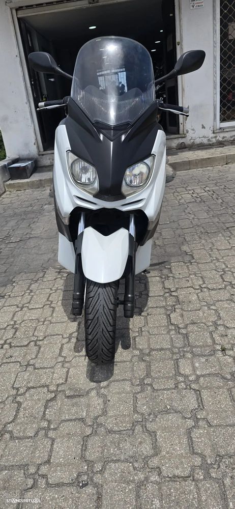 Yamaha X-Max - 3