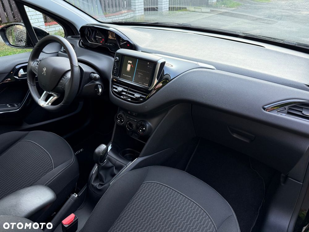 Peugeot 208 1.2 PureTech Style - 9