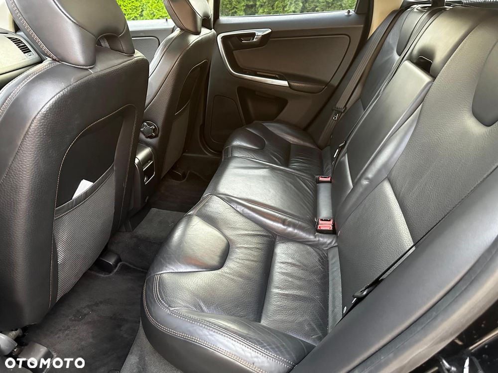 Volvo XC 60 D5 AWD RDesign - 17