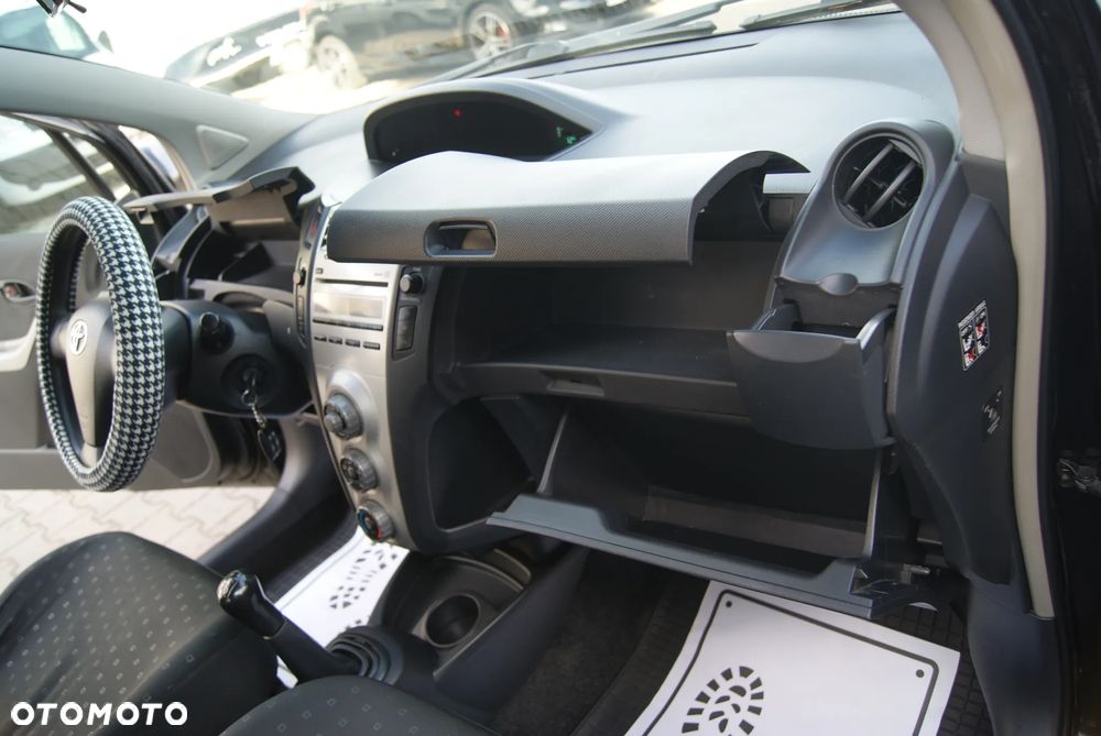 Toyota Yaris 1.0 Luna A/C - 18