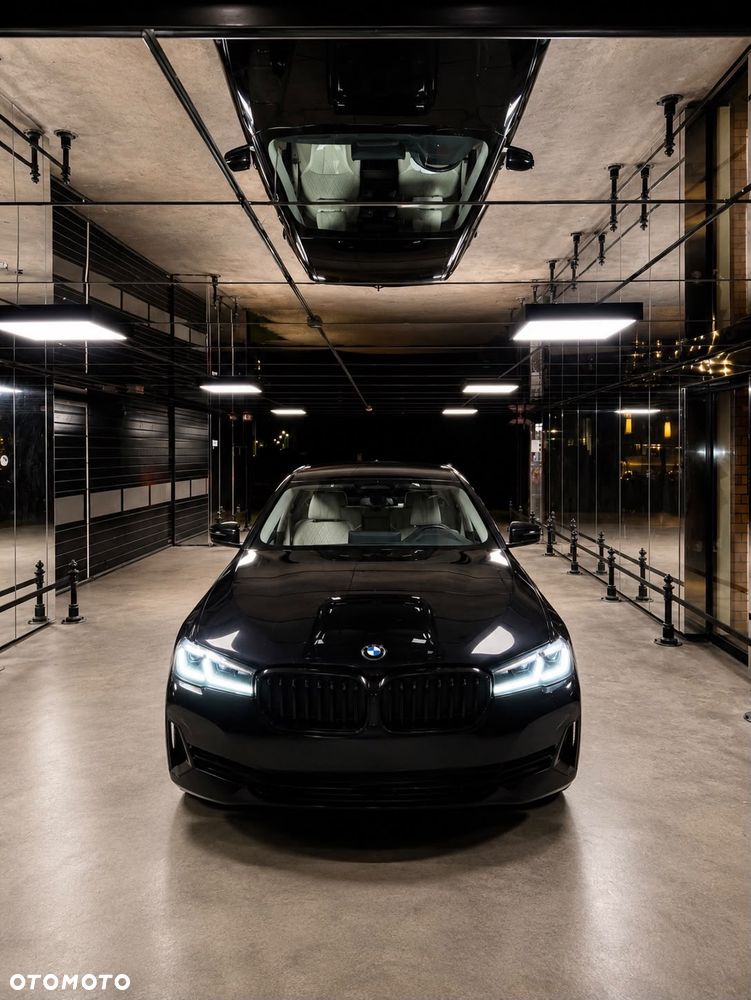 BMW Seria 5 540d xDrive mHEV Luxury Line - 1