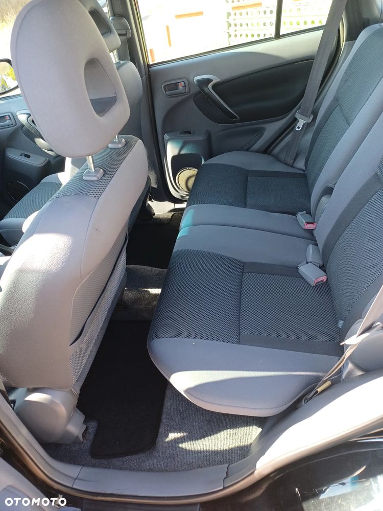 Toyota RAV4 4x4 Edition - 9