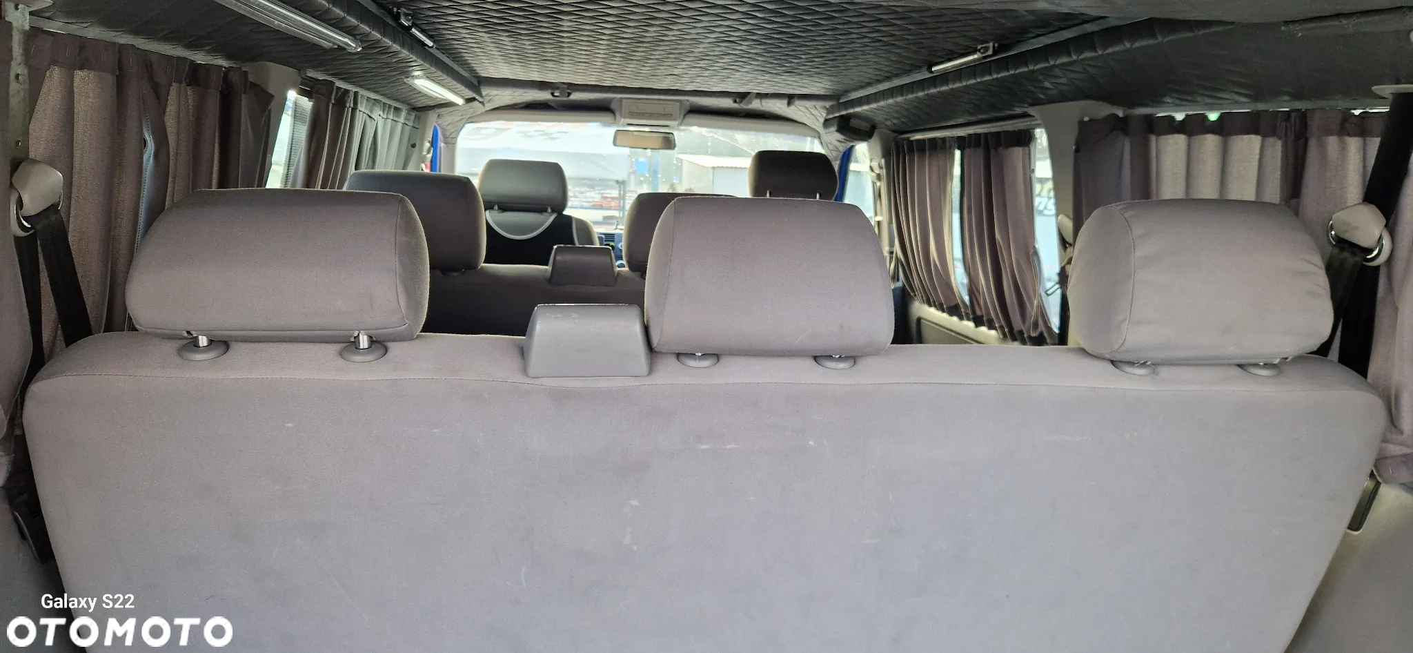 Volkswagen Caravelle - 18