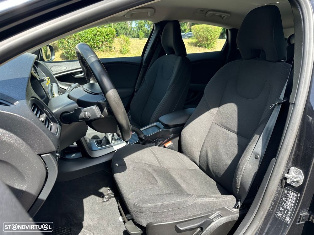 Volvo V40 Cross Country 1.6 D2 Momentum - 6