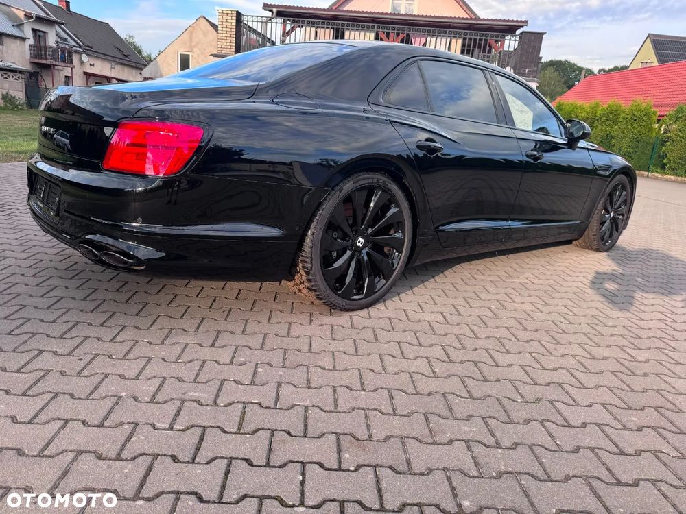 Bentley Flying Spur - 3