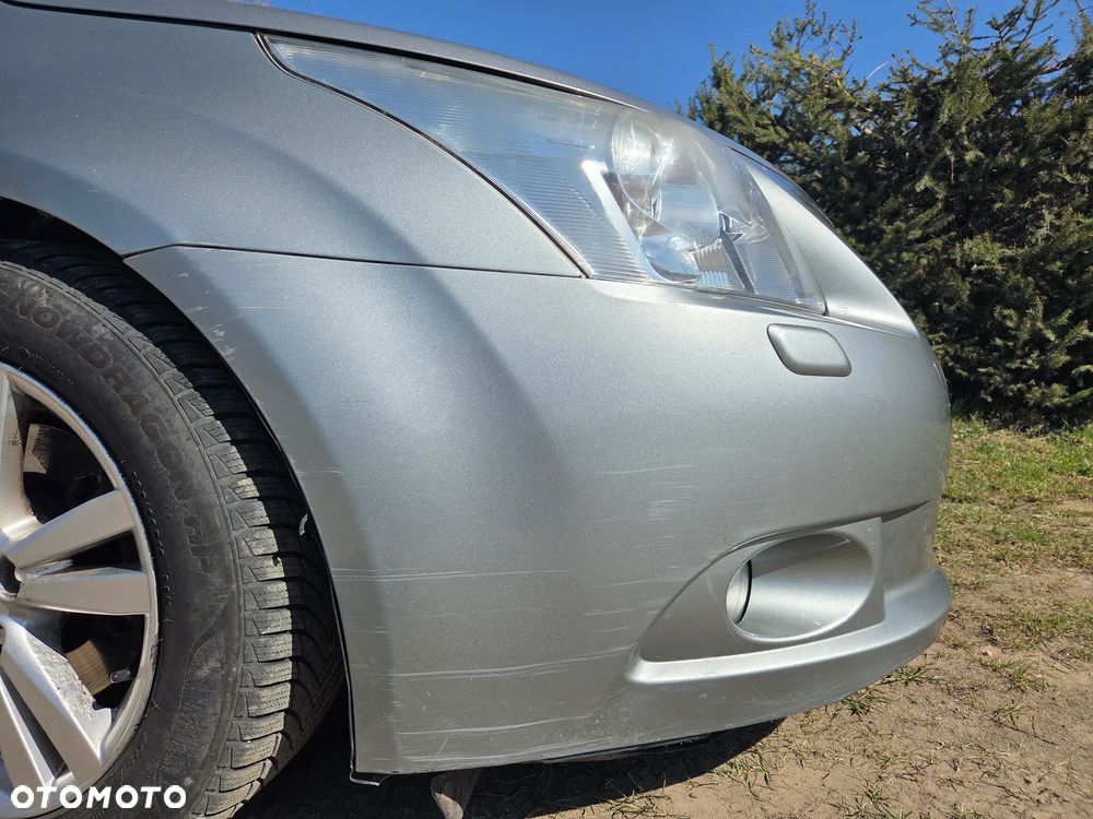 Toyota Avensis 2.0 D-4D - 19