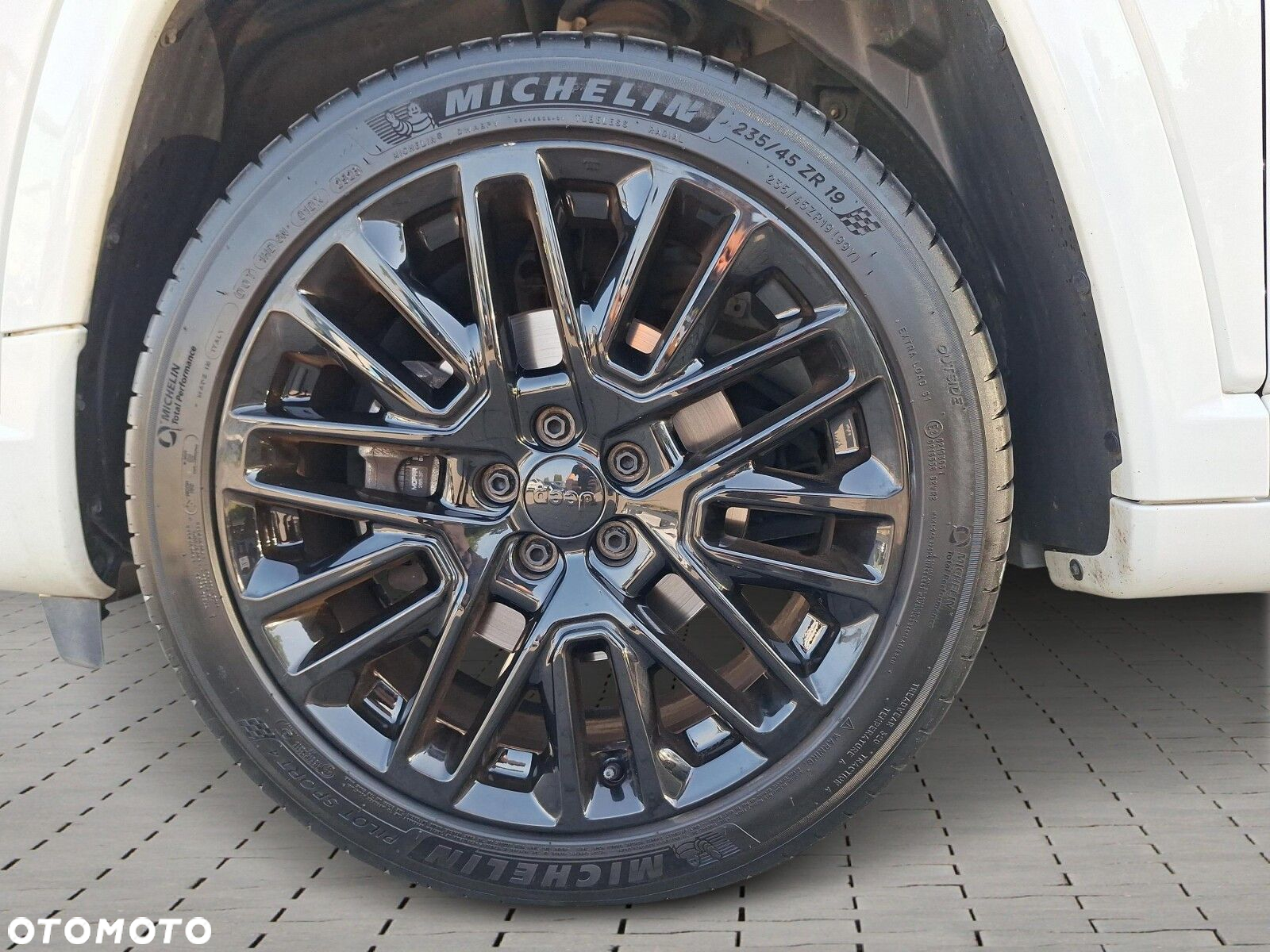 Jeep Compass - 30