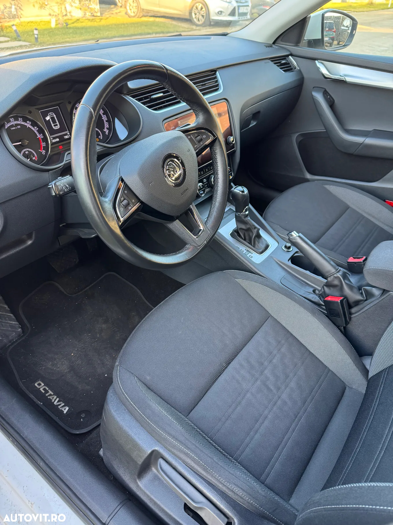 Skoda Octavia Combi Diesel 1.6 TDI DSG Ambition - 8