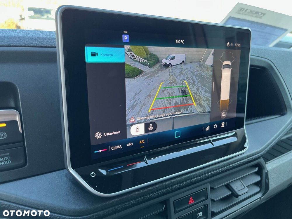 Volkswagen Crafter 35 Furgon z wysokim dachem silnik: 2,0 l EU6 SCR 177 KM / skrzynia biegów: Przedni napęd manualna 6-biegowa rozstaw osi: 4490 mm - 13